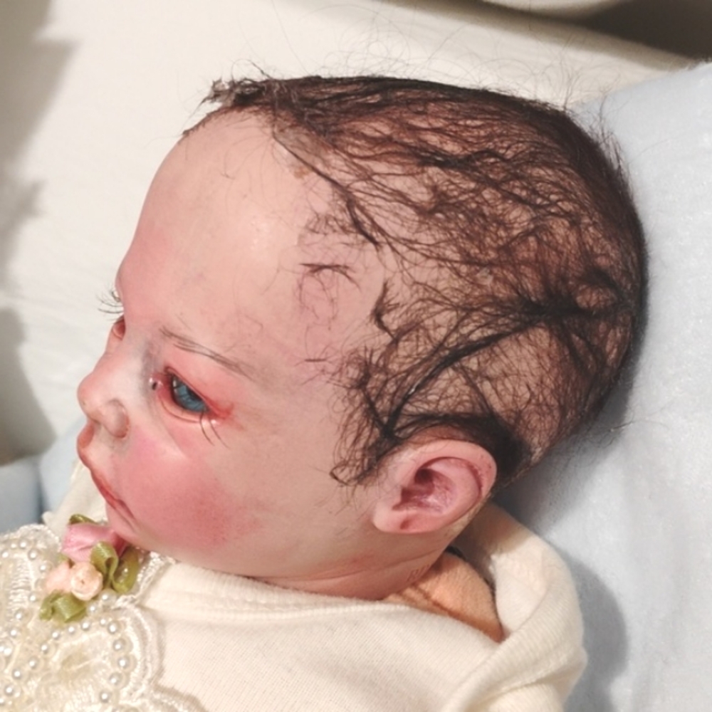 SALE! Newborn Baby That Looks So Real Like She Was Just Born - Picture 5 of 16